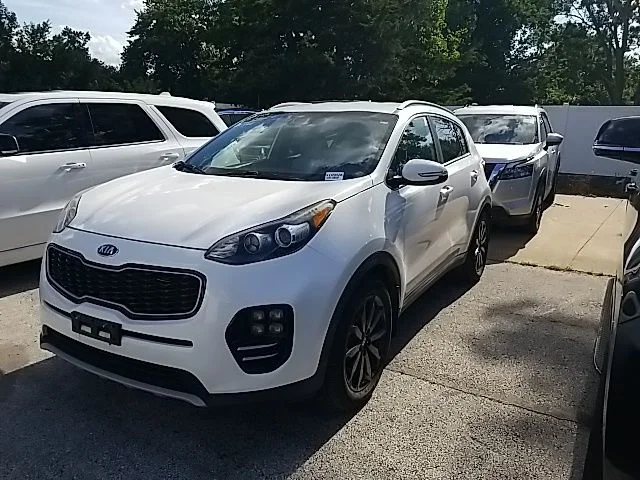 Used 2018 White Kia EX image 13
