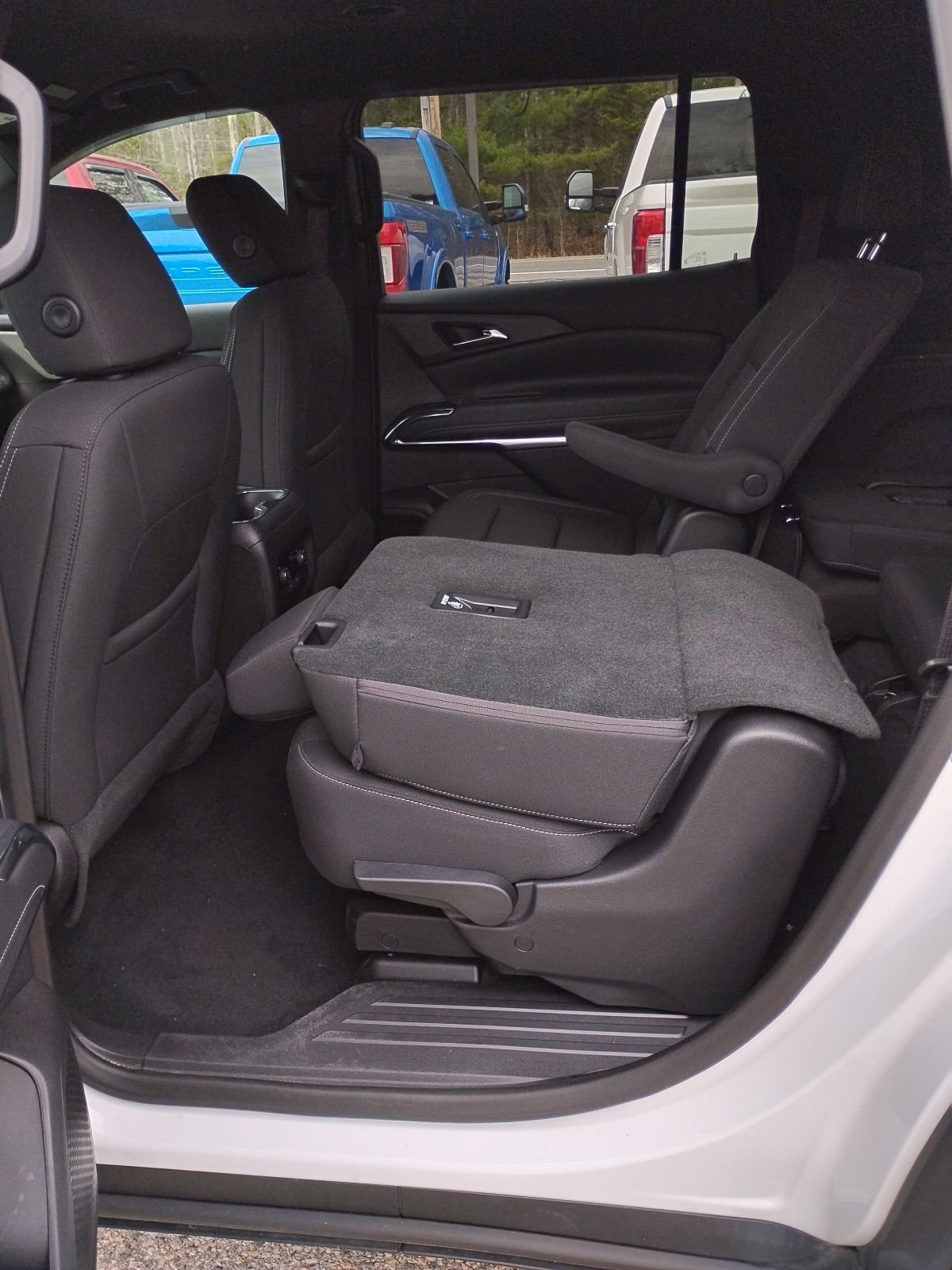Used 2025 White Chevrolet LT image 14