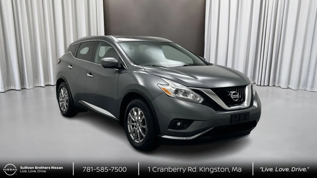 Used 2016 Gray Nissan SL image 3