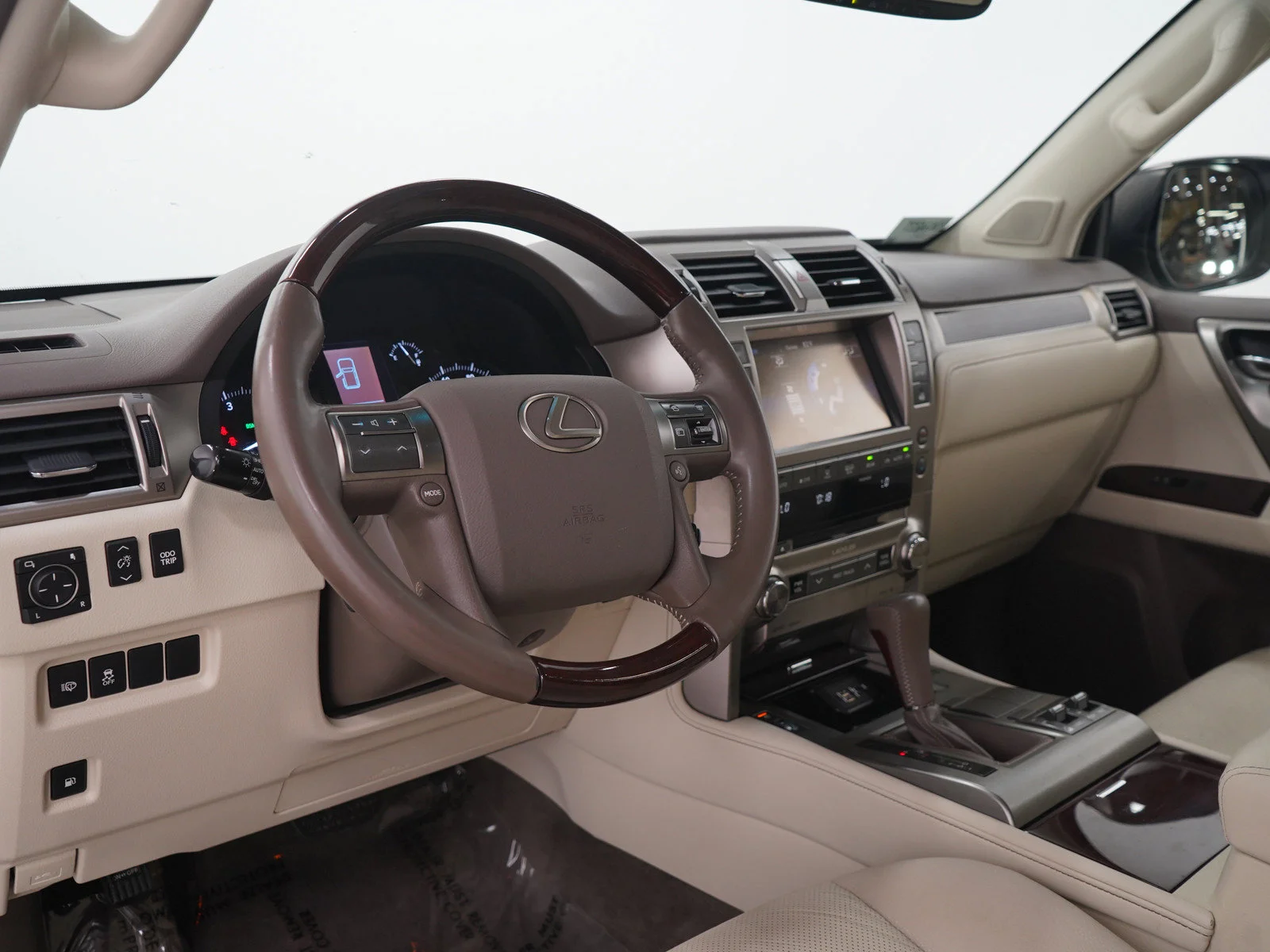 Used 2014 Starfire Pearl Lexus 4WD 4dr image 25