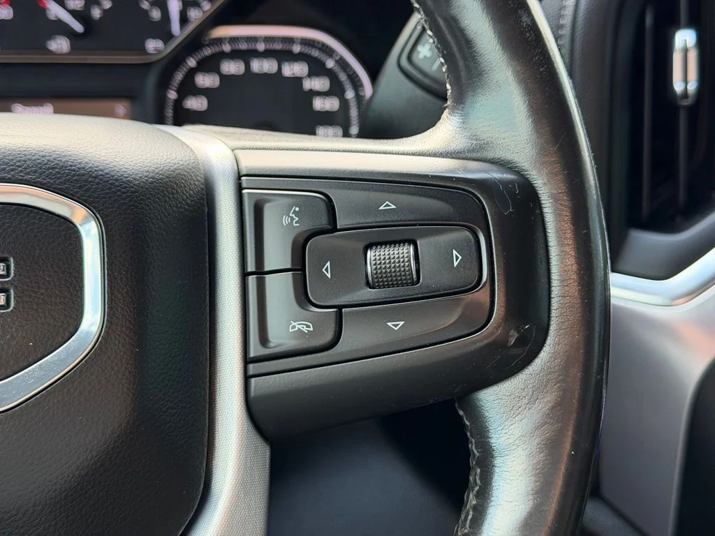 Used 2021 Black GMC Elevation image 19