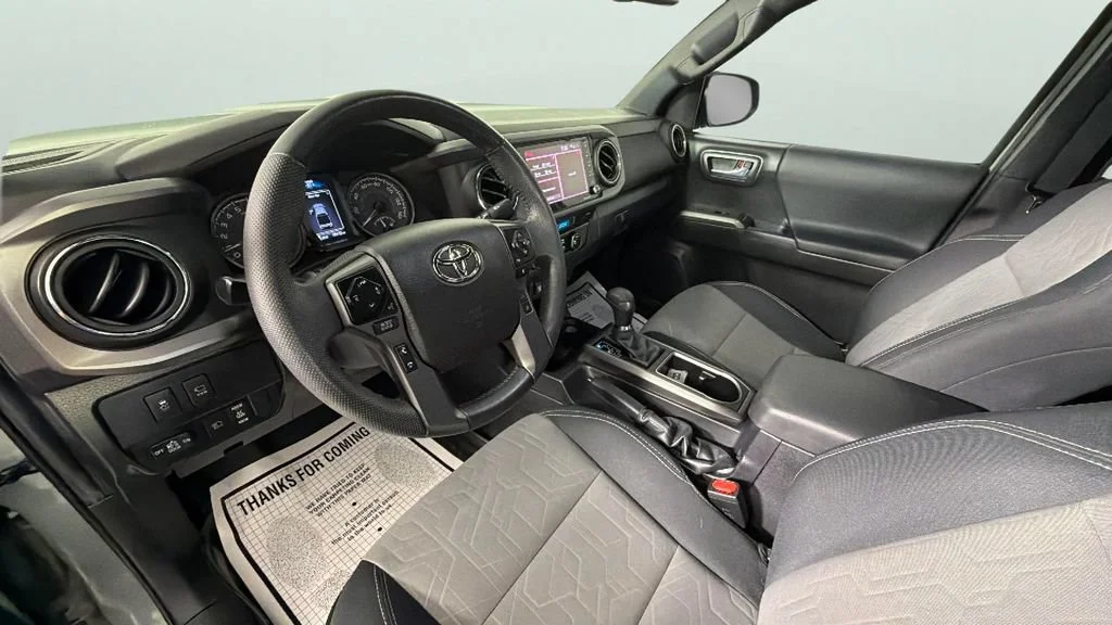 Used 2023  Toyota SR image 18