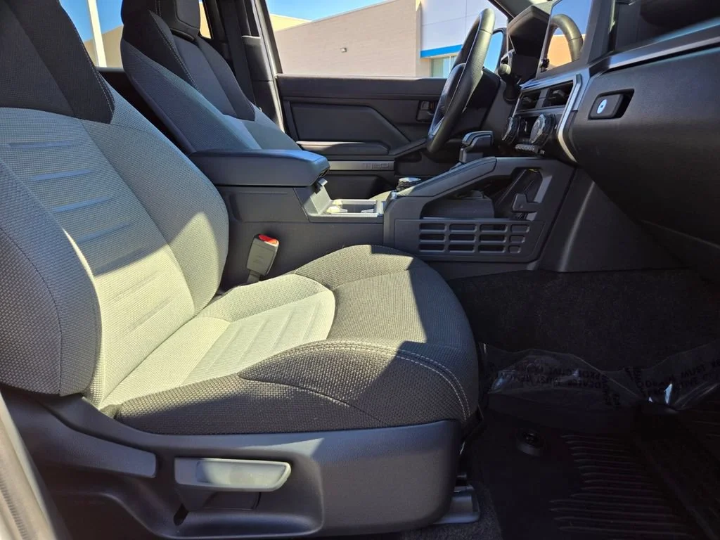 Used 2025 Wind Chill Pearl Toyota SR5 image 13