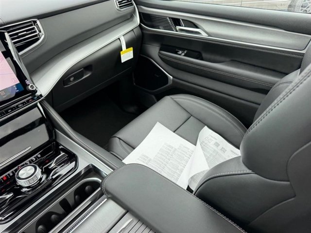 New 2026 High Gloss Black Exterior Paint Jeep Limited Reserve image 21