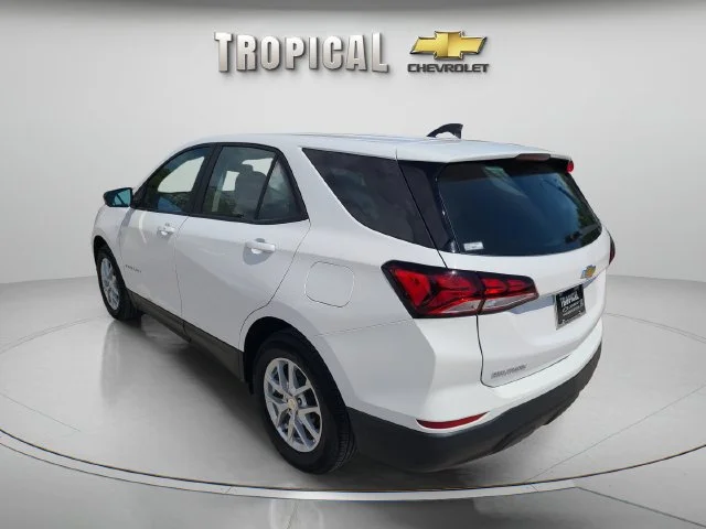 Used 2023 SUMMIT WHITE Chevrolet LS image 3