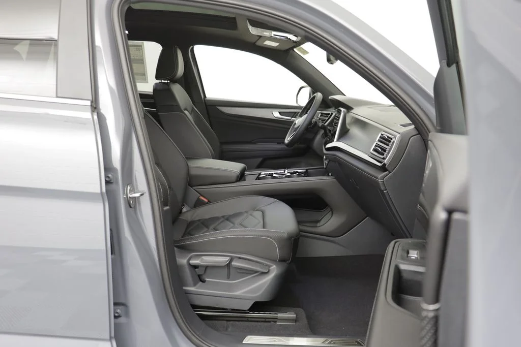 New 2026 Gray Volkswagen SE w/Technology image 18