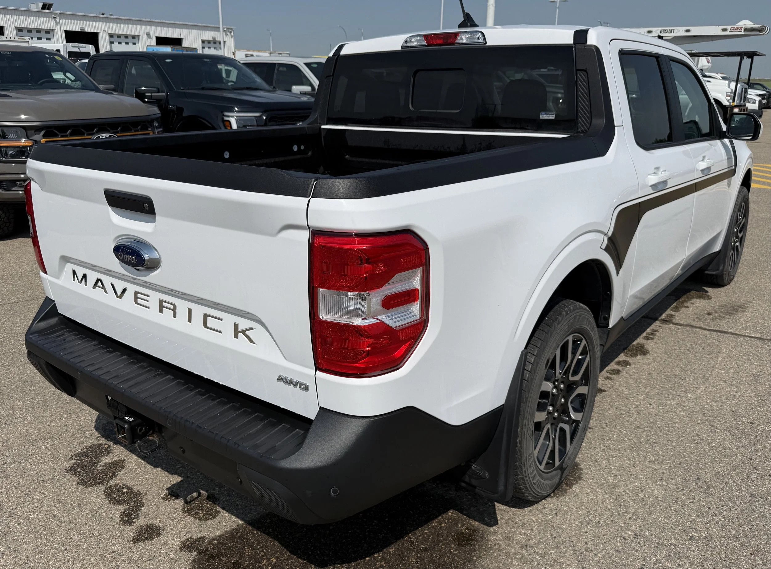 Used 2022 WHITE Ford LARIAT SuperCrew   AWD **New Arrival** image 5