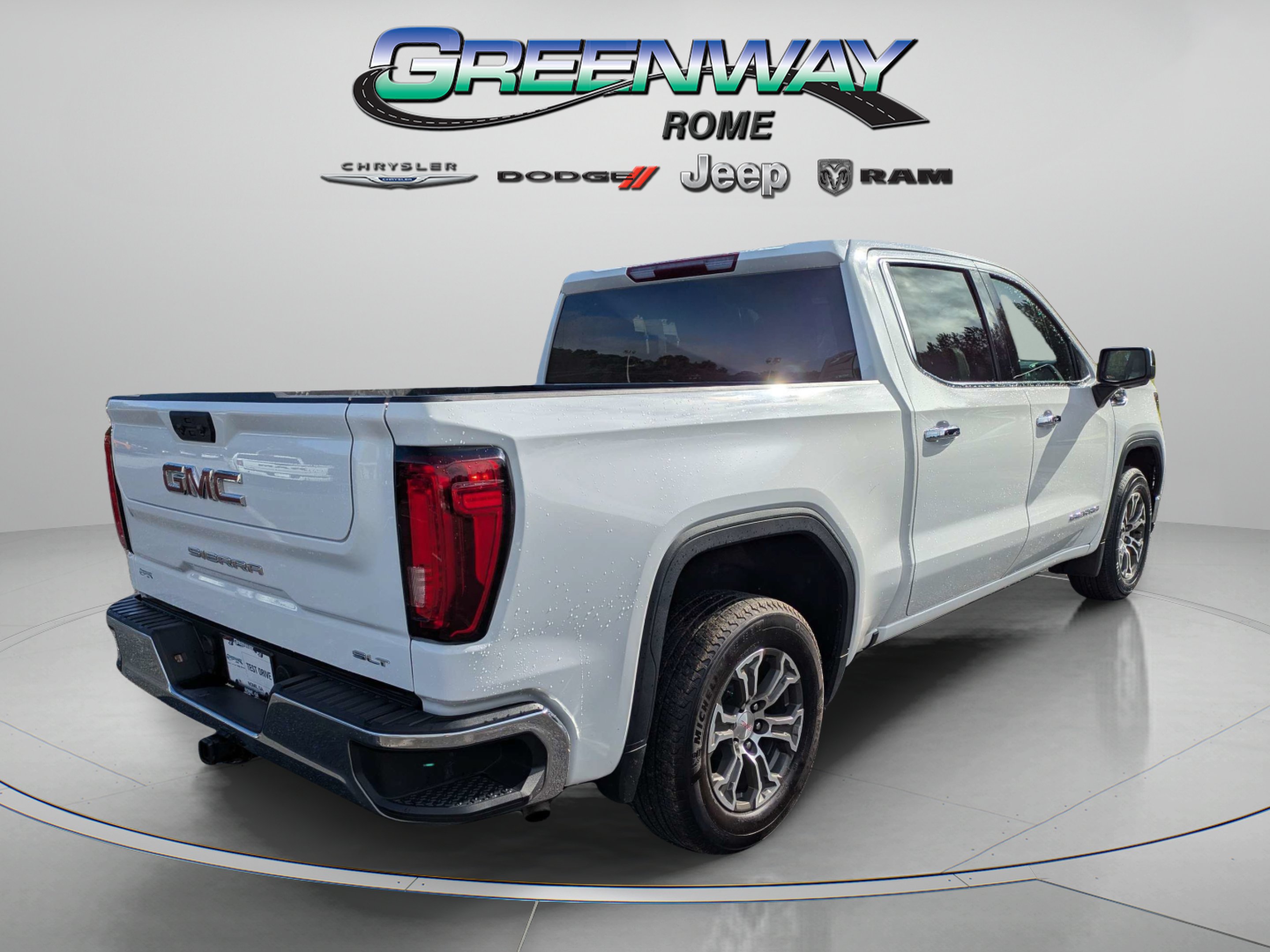Used 2025 Summit White GMC SLT image 7