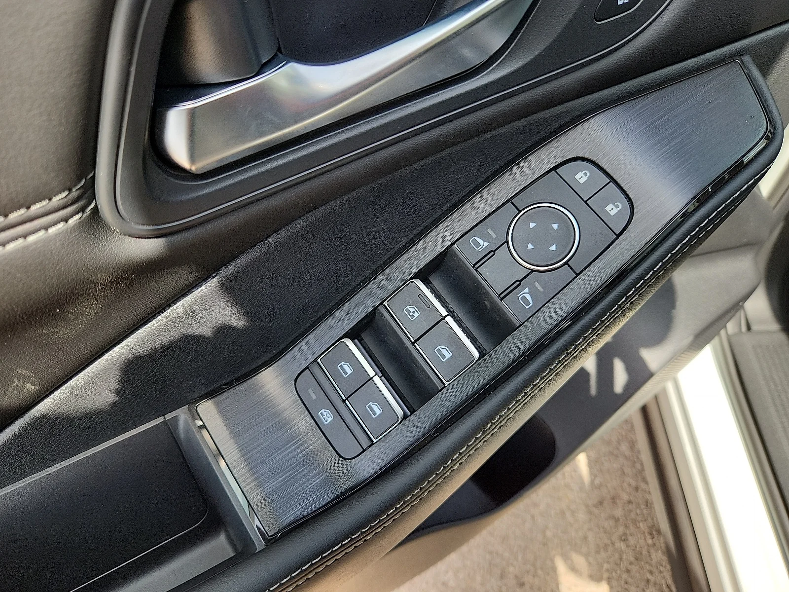 New 2025 QBE Everest WH Nissan SL Front-Wheel Drive image 15
