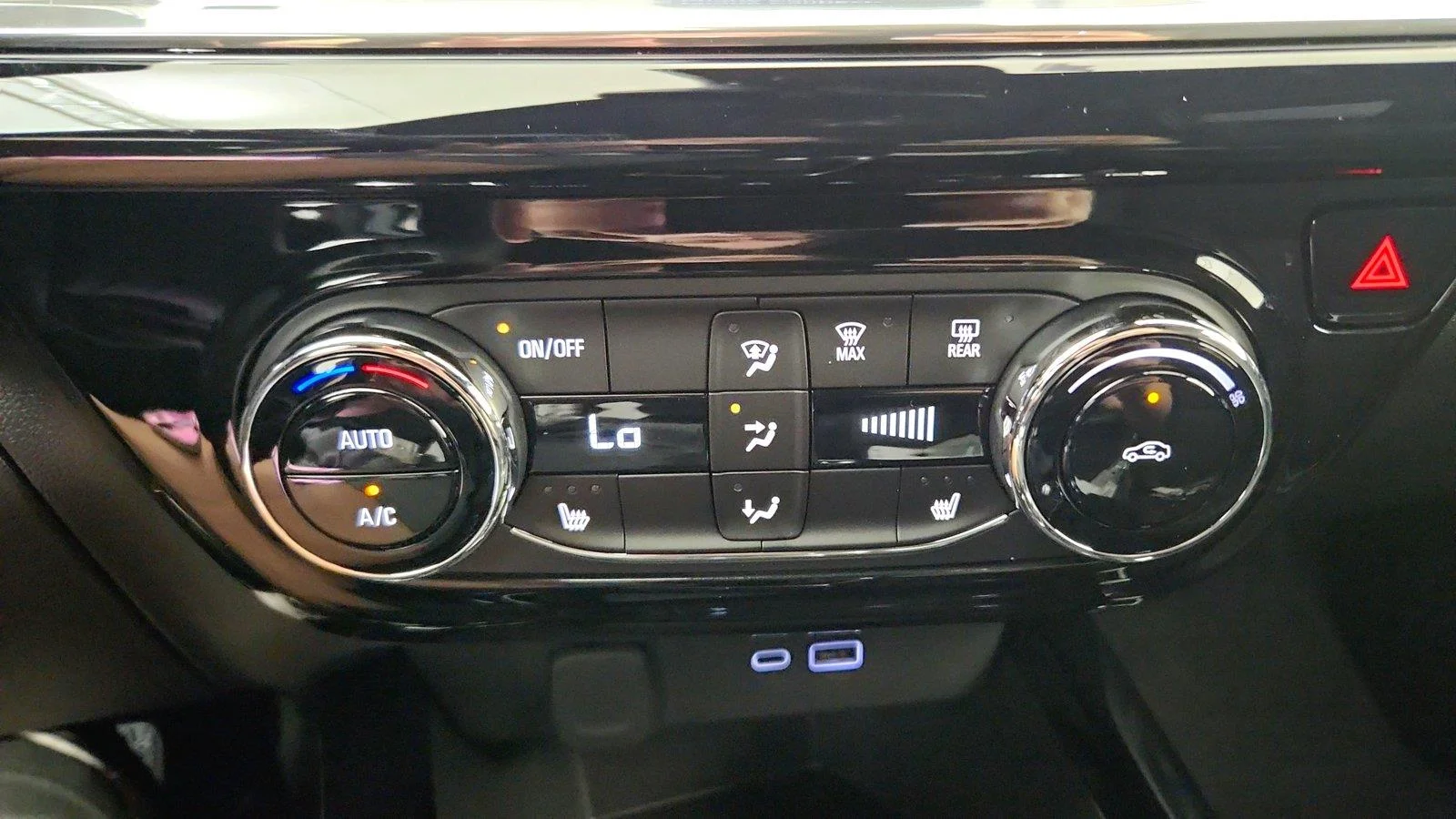 2026 Chevrolet Trax RS - Photo 18