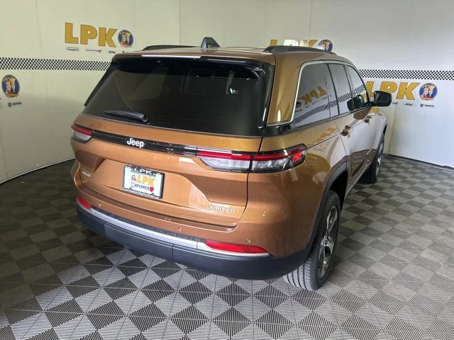 New 2026 Copper Shino Metallic Clear-Coat Exterior Paint Jeep Limited image 4