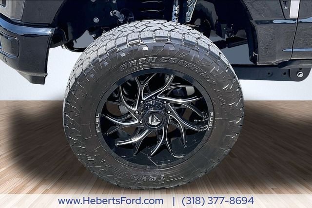 Used 2025 Black Metallic Ford Platinum image 8