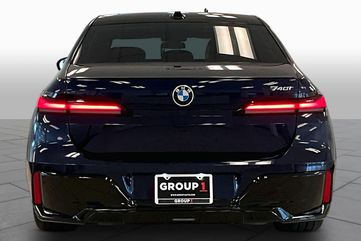 Used 2025 Tanzanite Blue II Metallic BMW 740i image 4