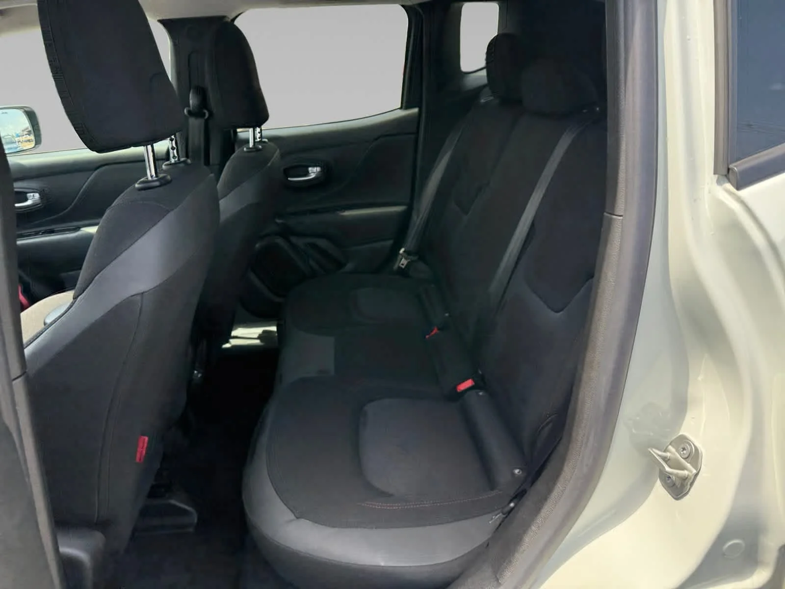 Used 2023 Alpine White Clearcoat Jeep Trailhawk image 22