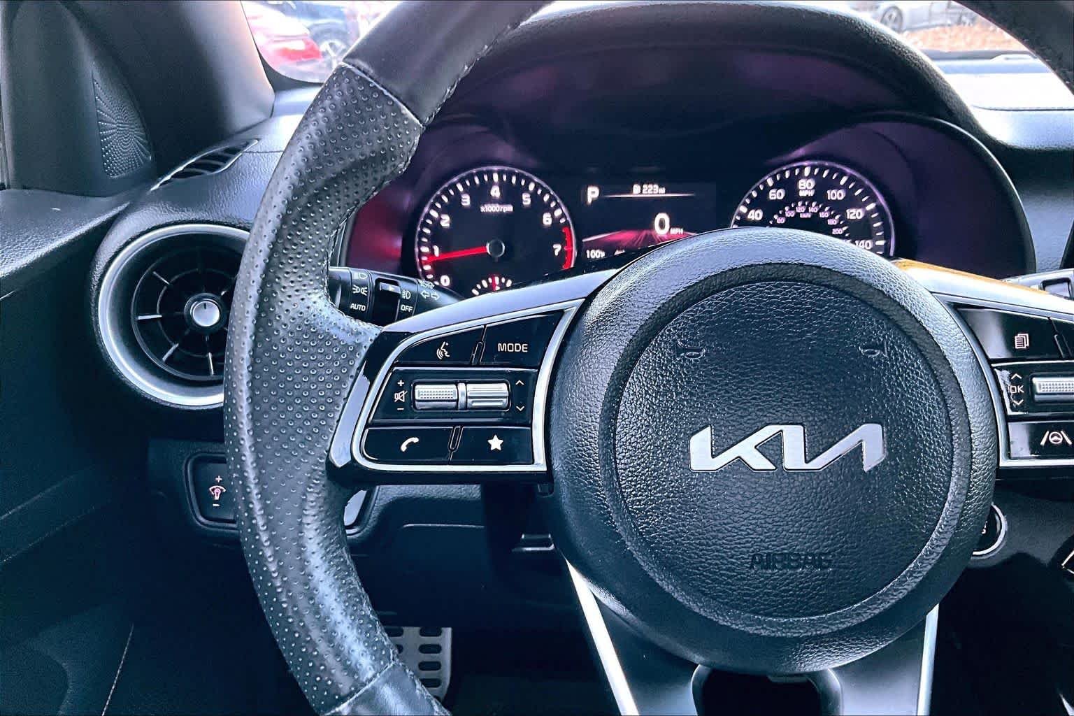 Used 2024 Gravity Gray Kia GT-Line image 23