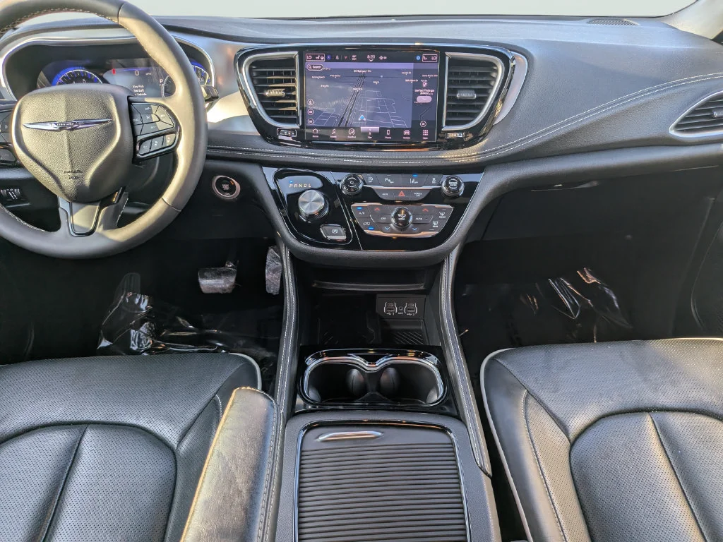 Used 2025 Black Chrysler Limited image 16