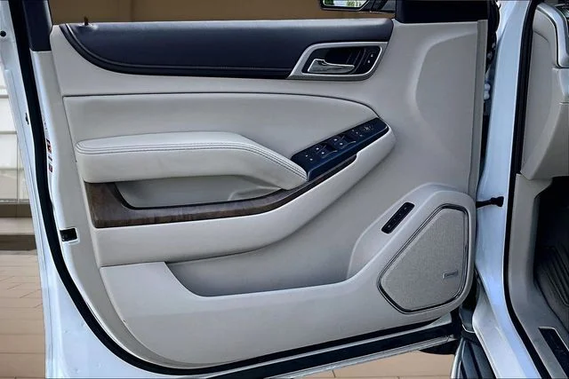 Used 2019 White GMC Denali image 22