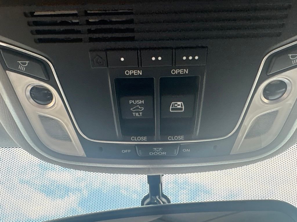 Used 2019 Black Honda RTL-T image 24