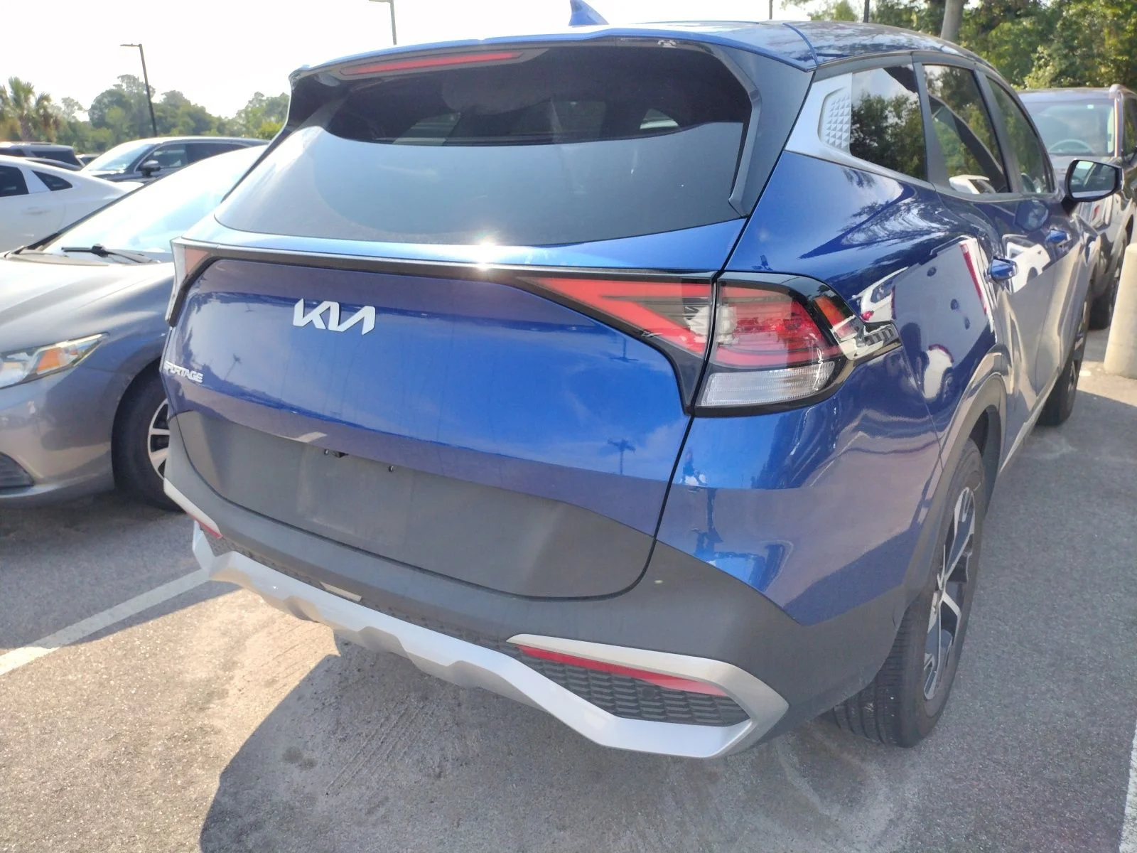 Used 2024 Blue Kia EX image 4