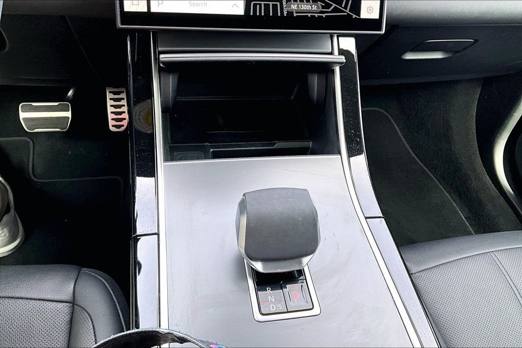 Used 2025 Santorini Black Metallic Land Rover Dynamic image 24
