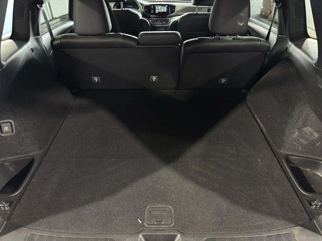 Used 2022 White Honda EX-L image 28