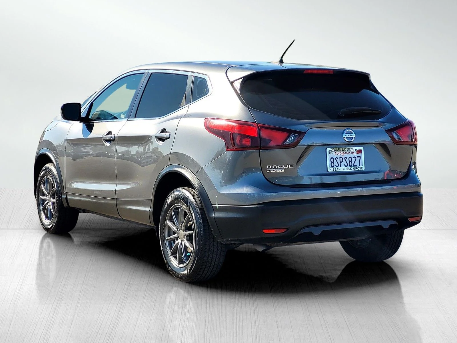 Used 2019 Gun Metallic Nissan S image 9