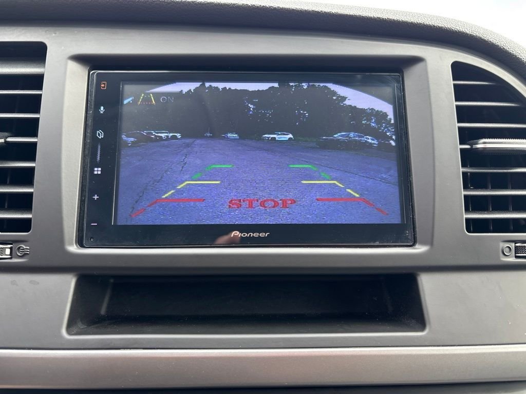 Used 2018 Gray Hyundai SE image 11