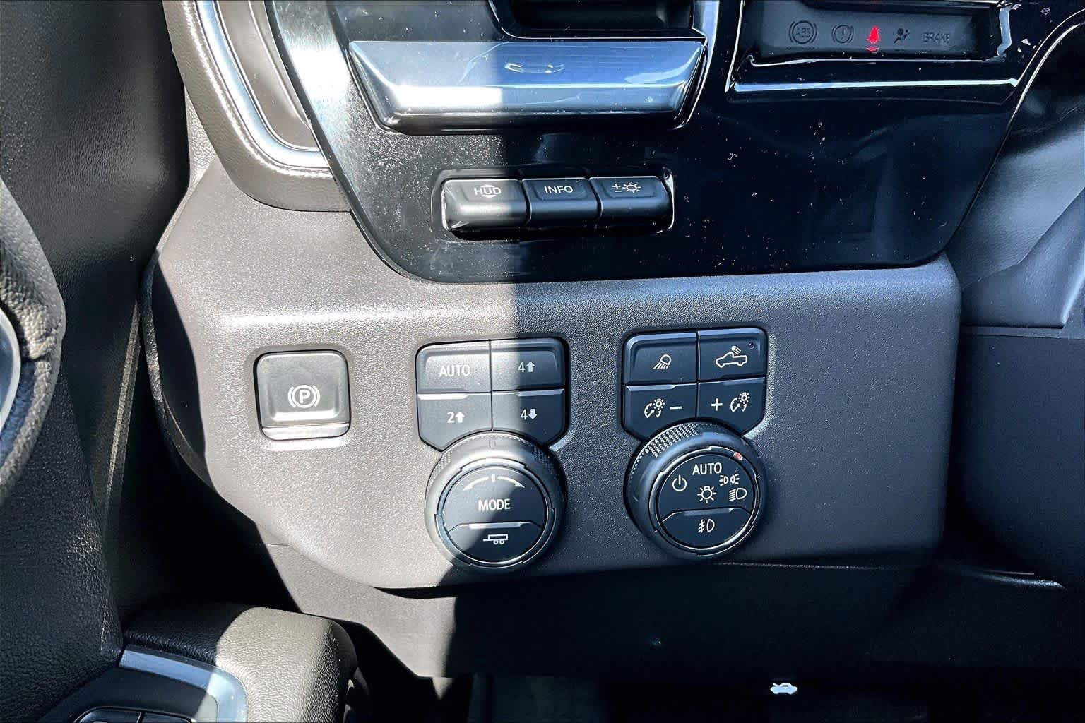 Used 2024 Black Chevrolet High Country image 33