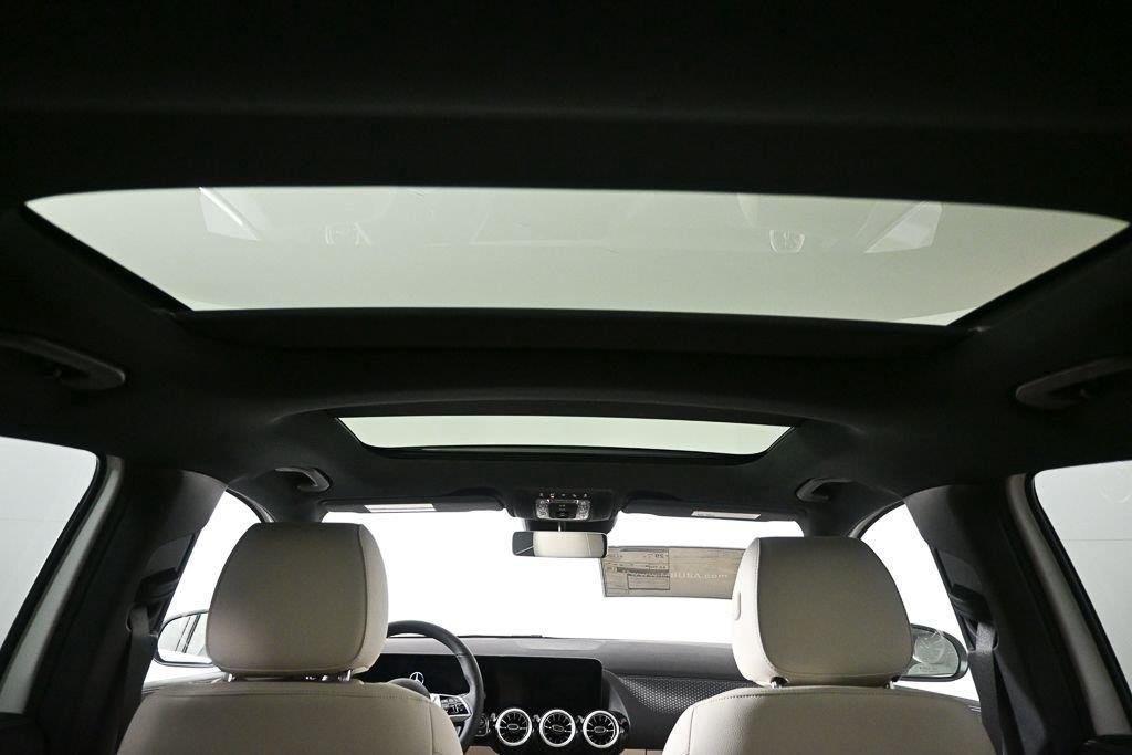 New 2026 Polar White Mercedes-Benz GLA 250 image 21