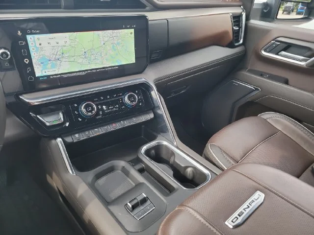 Used 2025 Silver GMC Denali image 22