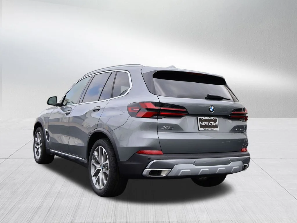 New 2026 Gray BMW xDrive40i image 25