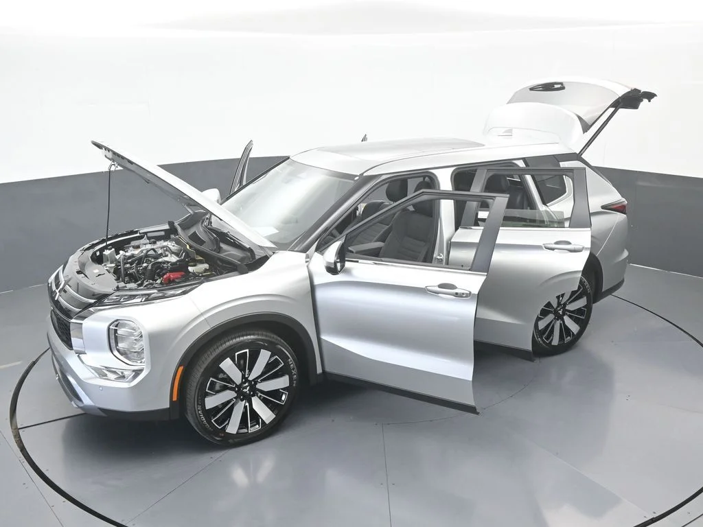 New 2026 Silver Metallic Mitsubishi SE 1.5T 2WD image 67