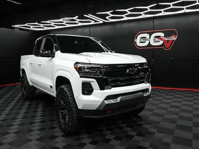 2026 Chevrolet Colorado Z71 - Photo 12