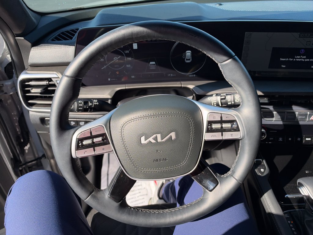 Used 2025 Gray Kia SX-Prestige X-Line image 17