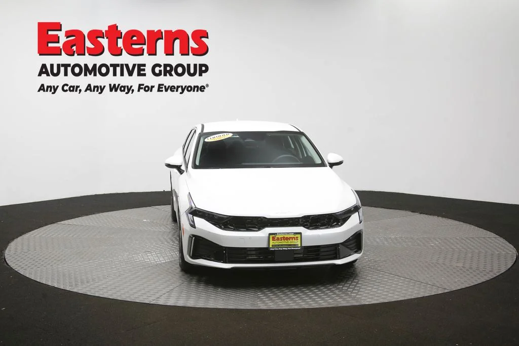 Used 2025 White Kia LXS image 51