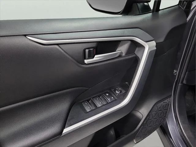 Certified Used 2025 MAGNETIC GRAY MET. Toyota  image 11