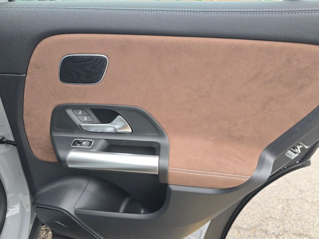 New 2026 MANUFAKTUR Alpine Grey Mercedes-Benz GLA 35 AMG® image 23