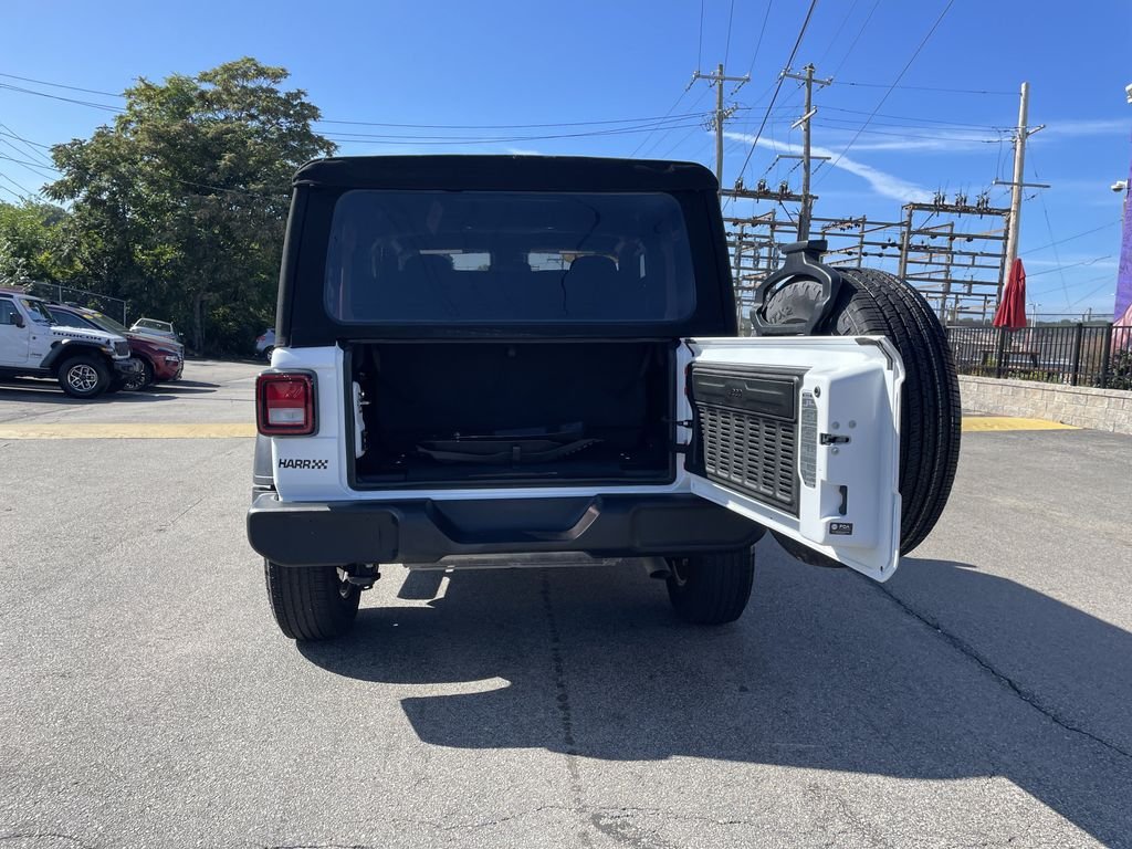Used 2024 White Jeep Sport S image 13