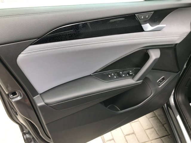 New 2026 Platinum Gray Metallic Volkswagen SE image 13