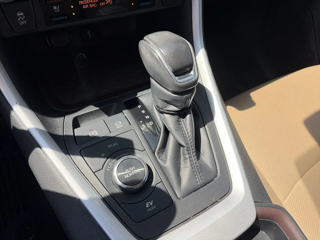 Used 2020 Red Toyota Limited image 25