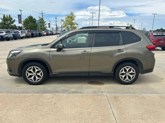 Used 2022 Brown Subaru Premium image 4