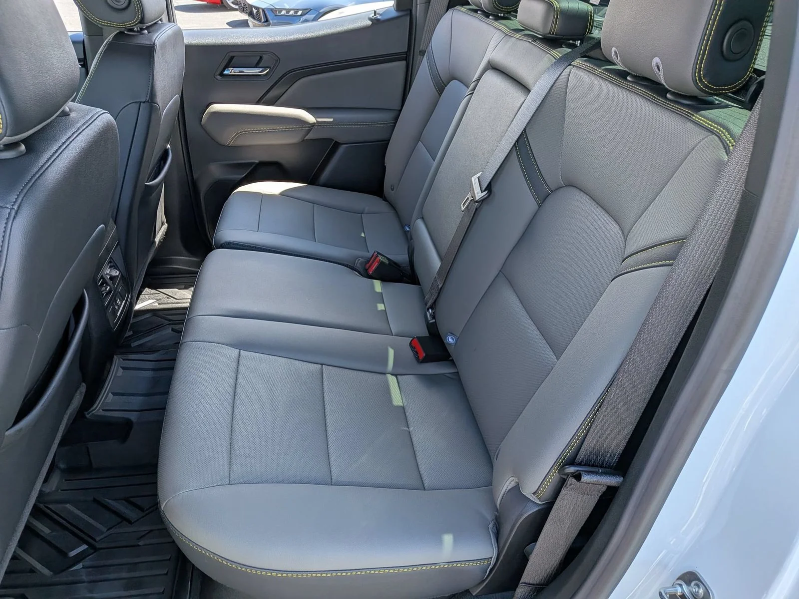 Used 2024 White Chevrolet ZR2 image 24