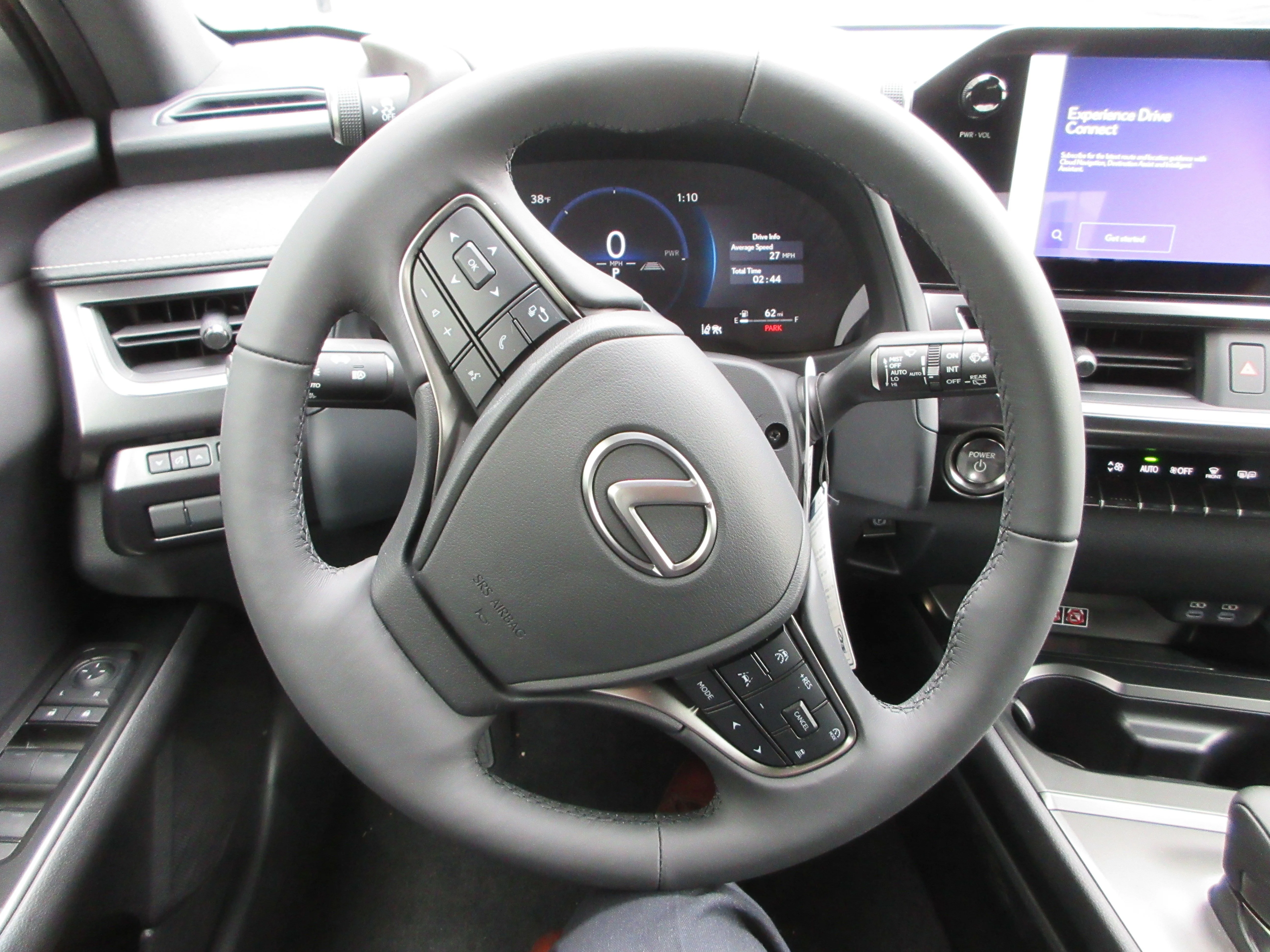 2025 Lexus UX 300h Premium - Photo 32