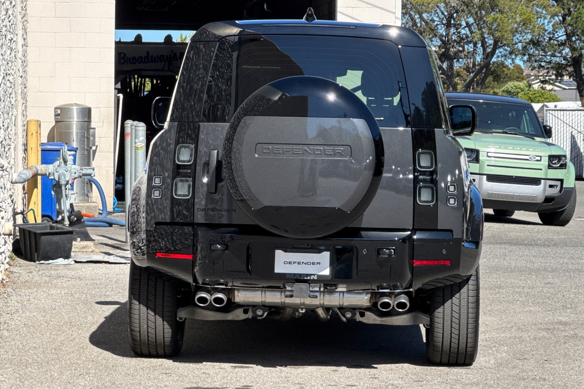 New 2026 Carpathian Grey Land Rover V8 image 7