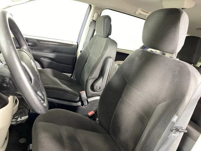 Used 2018 Blue Dodge SE image 14
