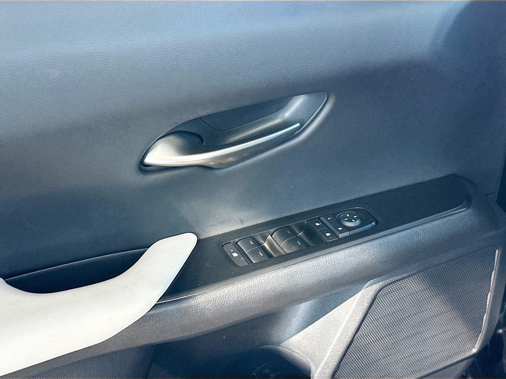Used 2025 Obsidian Lexus UX 300h F SPORT Design image 13