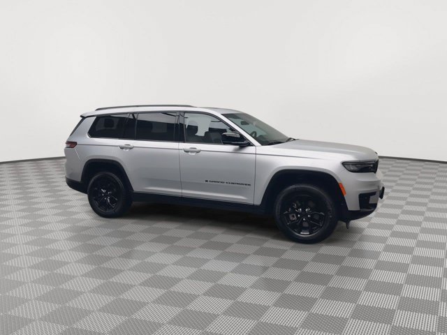 Used 2025 Silver Zynith Jeep Altitude X image 43