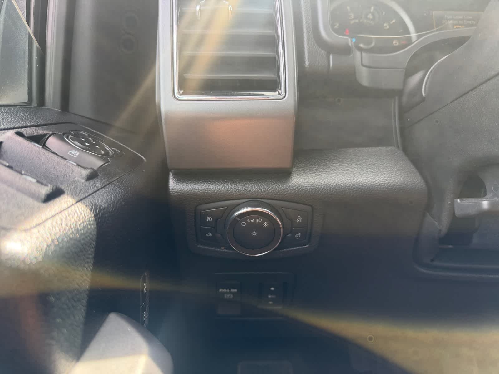 Used 2019 Agate Black Ford XLT image 39