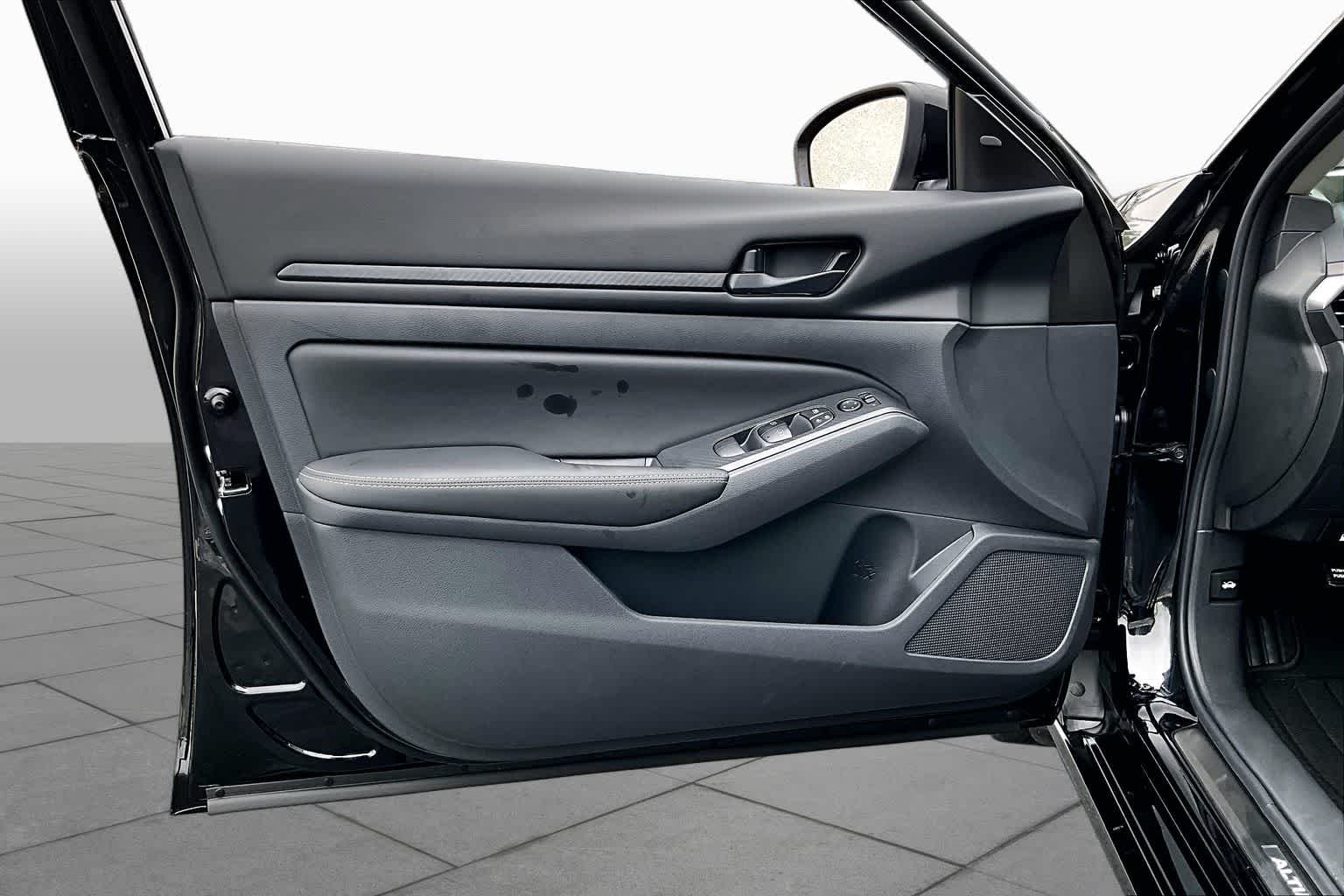 New 2026 Super Black Nissan SV image 10