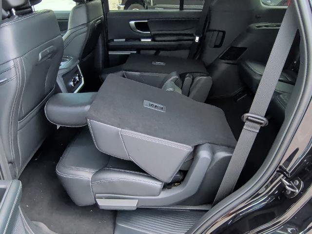 New 2026 Agate Black Metallic Ford Platinum® image 95